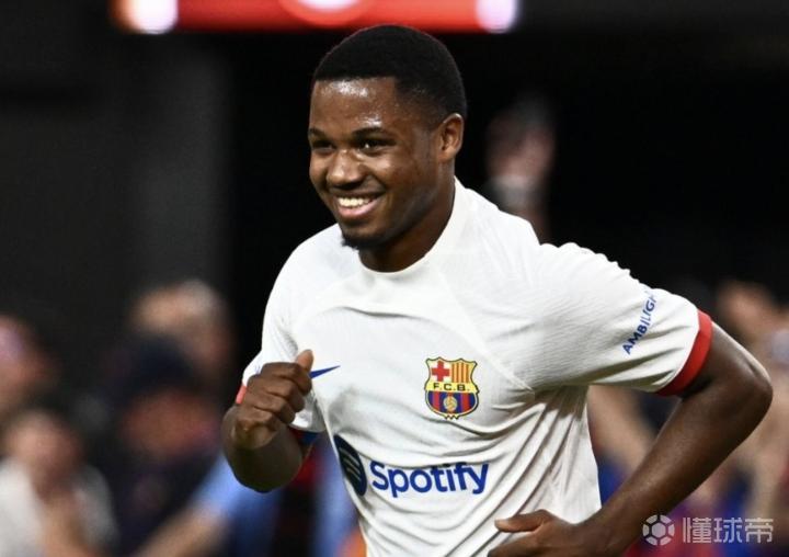 清晨体能课后;马德里竞技调整名单备战社区盾;信心回归;心理建设被强调(鼓舞了士气鼓足了干劲提振了信心)-九游app下载