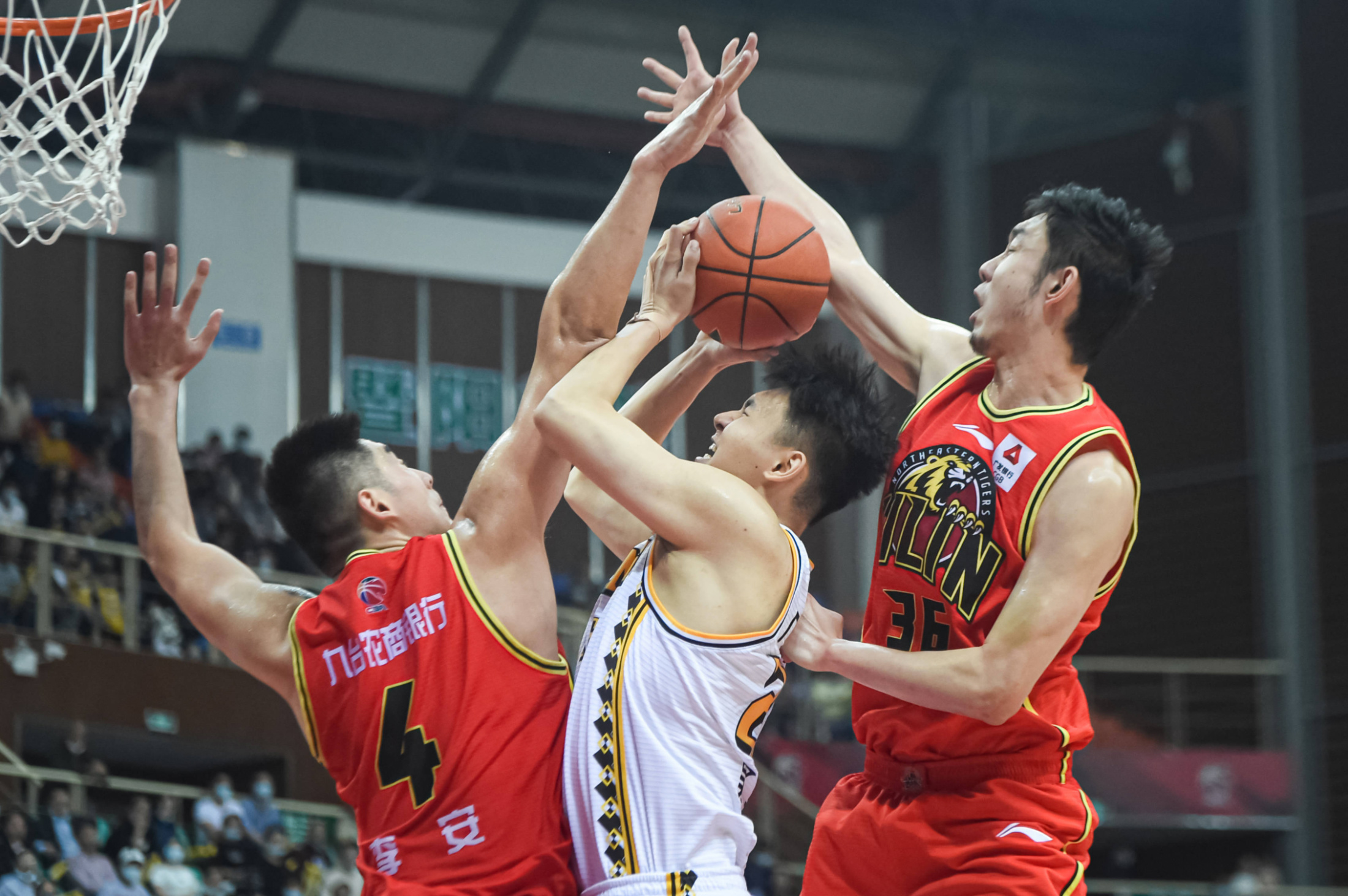 亚特兰大发布备战花絮,赛后复出首秀,CBA常规赛任务艰巨,阵容厚度经受考验的简单介绍-九游体育下载