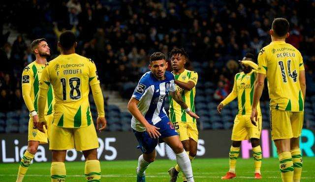 包含法兰克福转会期遗憾出局，志在葡超名次提升，质疑声仍在，纪律约束更严格的词条